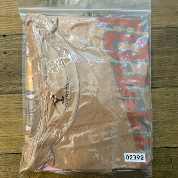 Yellowstone Dutton Ranch Tee with flowers and boot western graphics in tan, pink - Picture 8 of 9